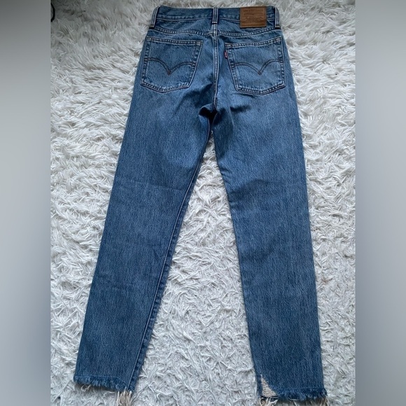 Levi’s Wedgie  Jean - Picture 7 of 8